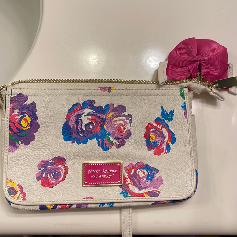 White bag with flowers